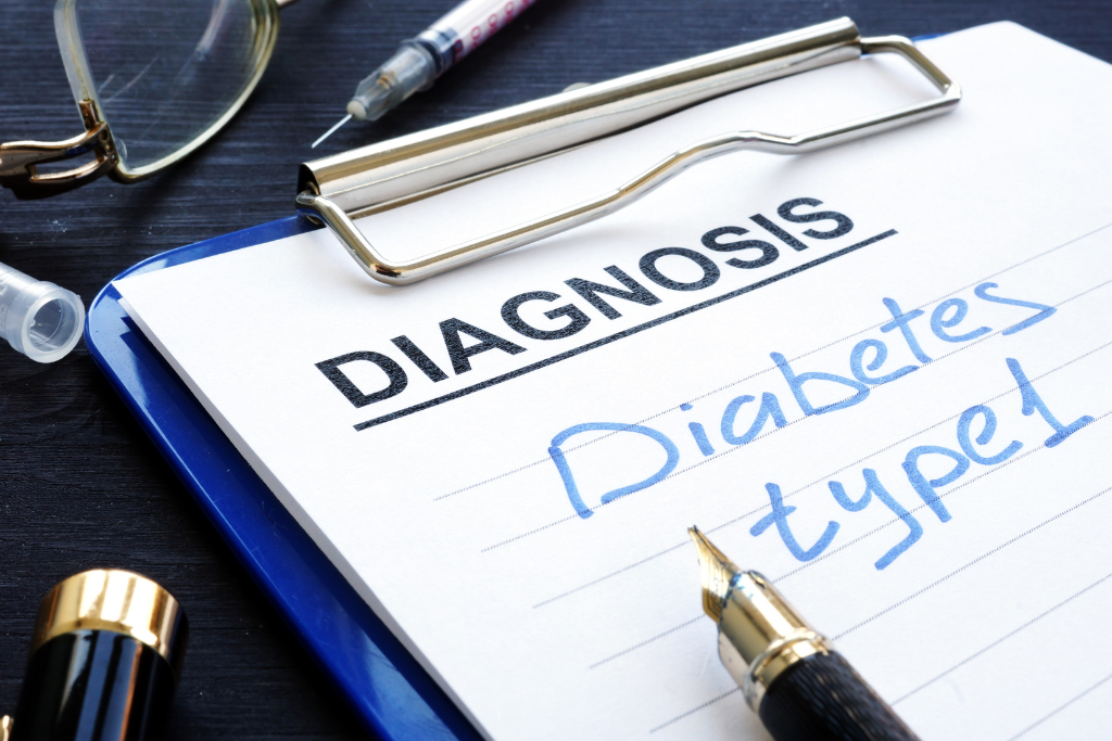 Pen and clipboard showing a diagnosis of type 1 diabetes, a condition not suitable for semaglutide
